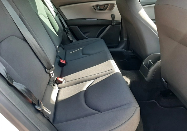 Seat Leon cena 41900 przebieg: 207000, rok produkcji 2017 z Słomniki małe 301